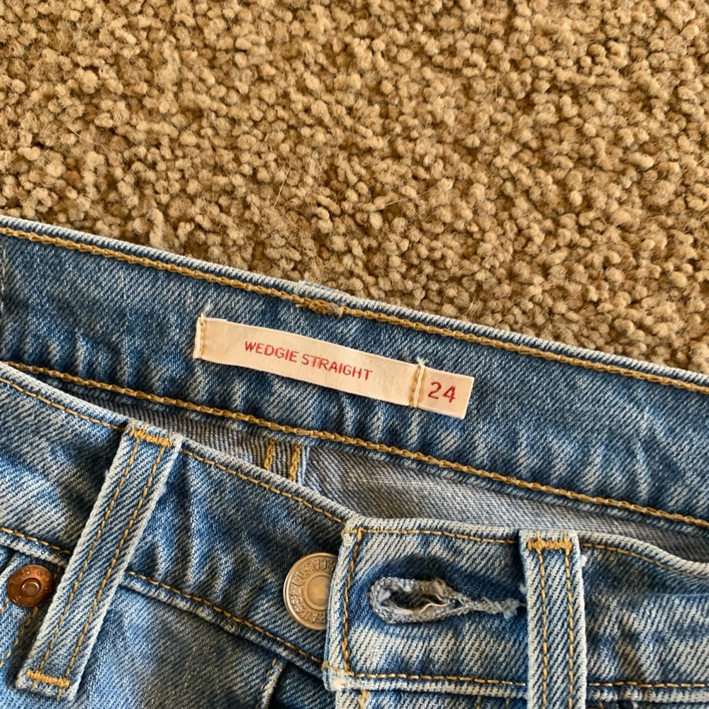 Levi’s Wedgie strait jeans